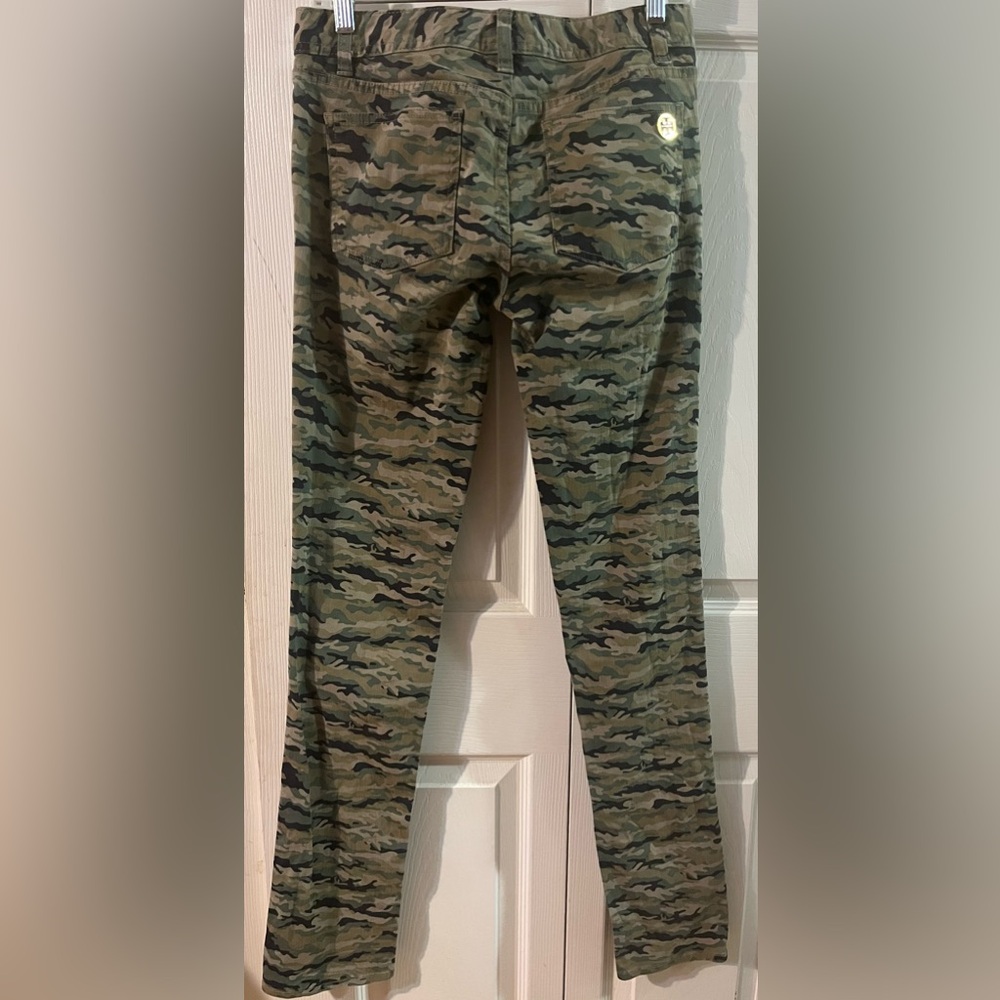 Tory Burch Straight Leg Jeans Camo Print Tory Burch Logo Size 28 EUC